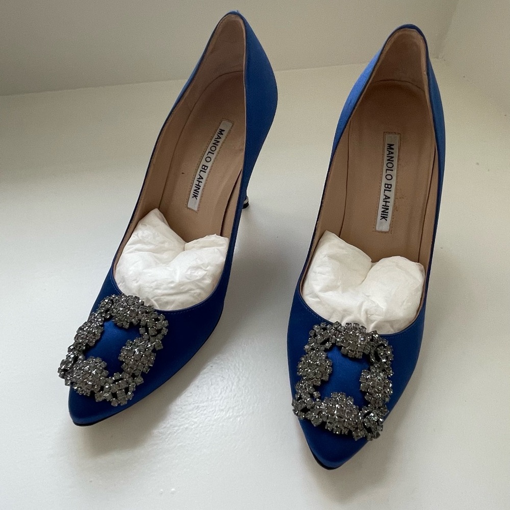 Manolo Blahnik Hangisi Blue Satin Jewel Pumps - Picture 4 of 13